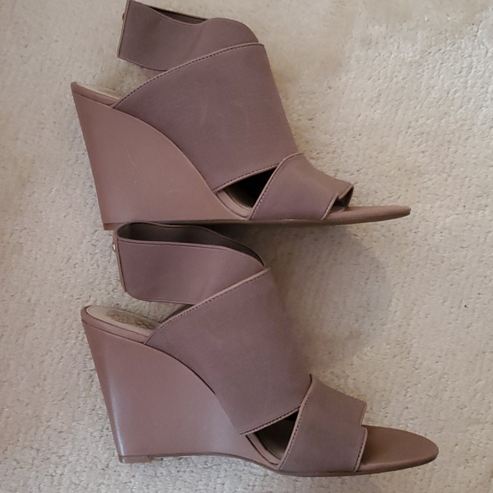 Vince Camuto Taupe wedge sandal - Picture 2 of 3